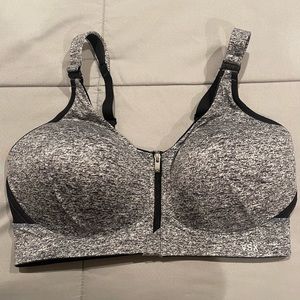BNWT Victoria’s Secret Sports Bra